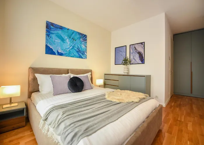 Ultimate Living Experience - Modern Accommodation & Free Parking Near Romexpo
