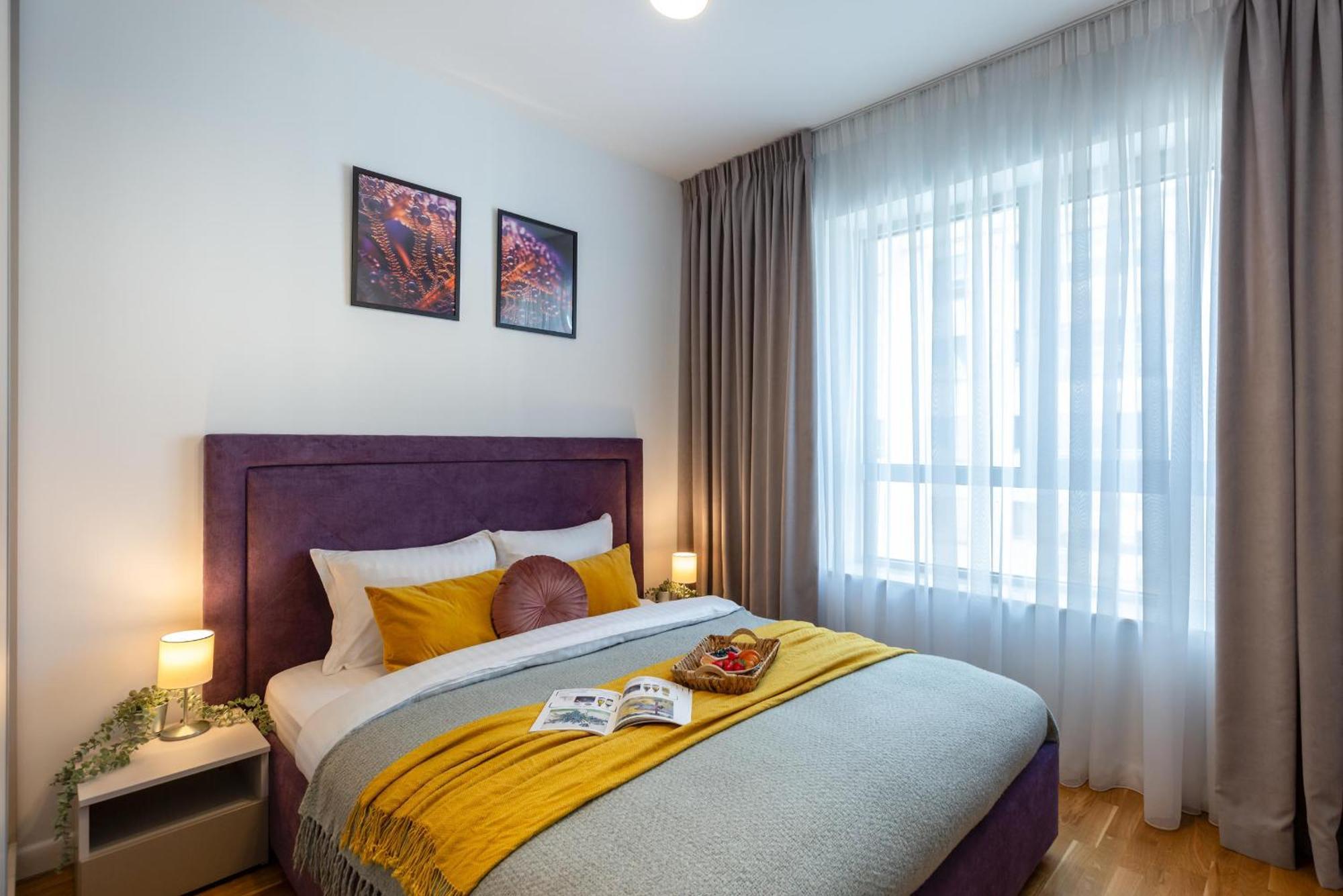 Apartment Ultimate Living Experience - Modern & Free Parking Near Romexpo
