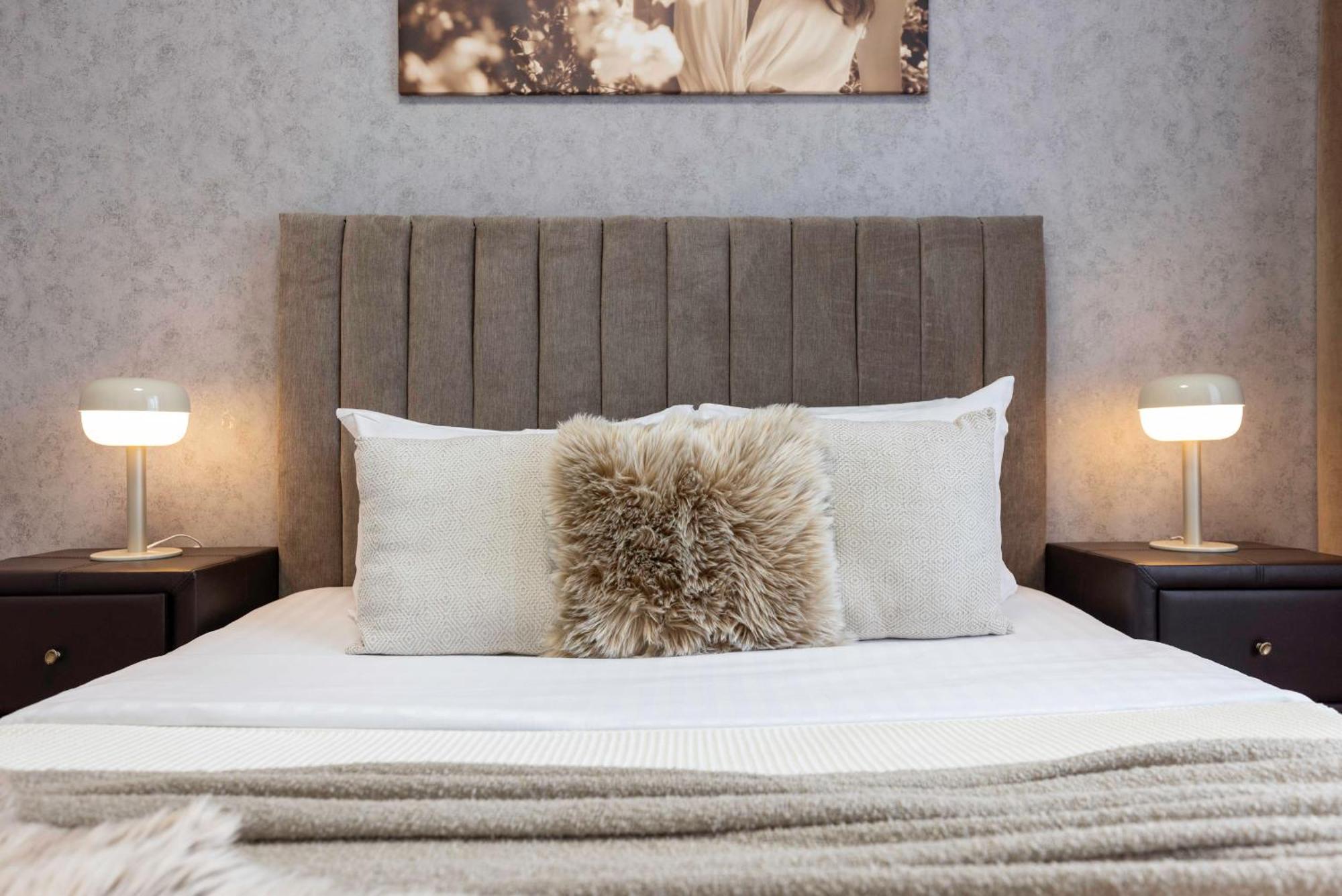 Ultimate Living Experience - Modern & Free Parking Near Romexpo *