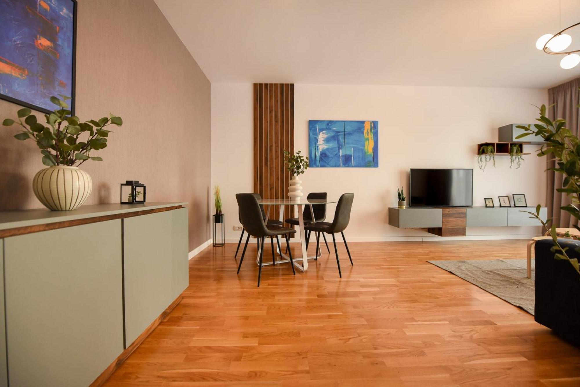 Ultimate Living Experience - Modern & Free Parking Near Romexpo Bucharest