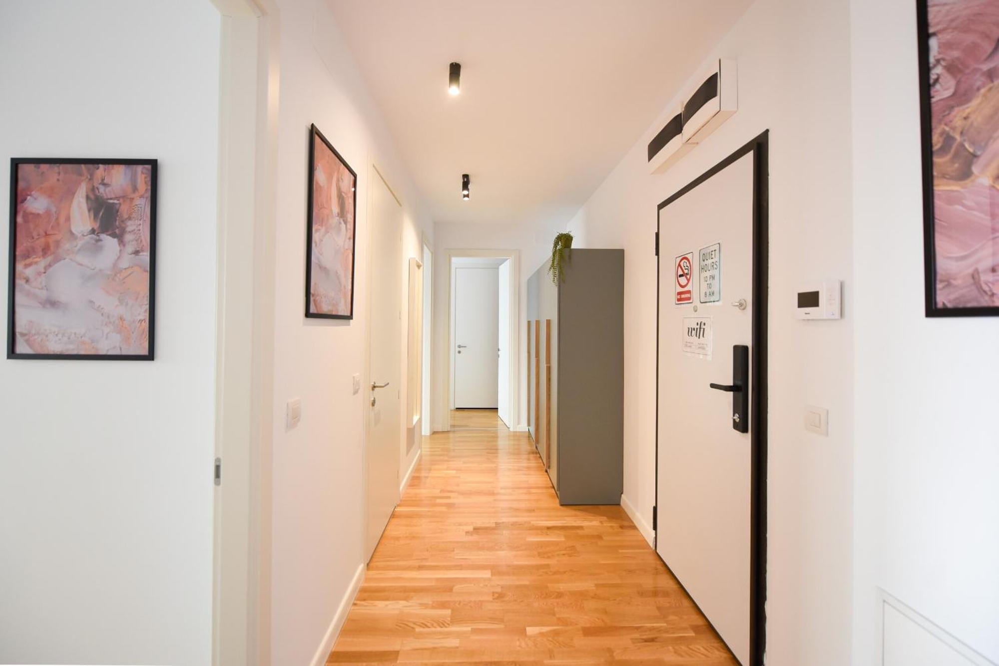 Ultimate Living Experience - Modern & Free Parking Near Romexpo Bucharest