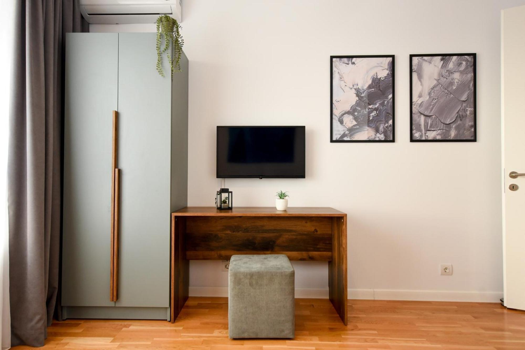Ultimate Living Experience - Modern & Free Parking Near Romexpo Bucharest