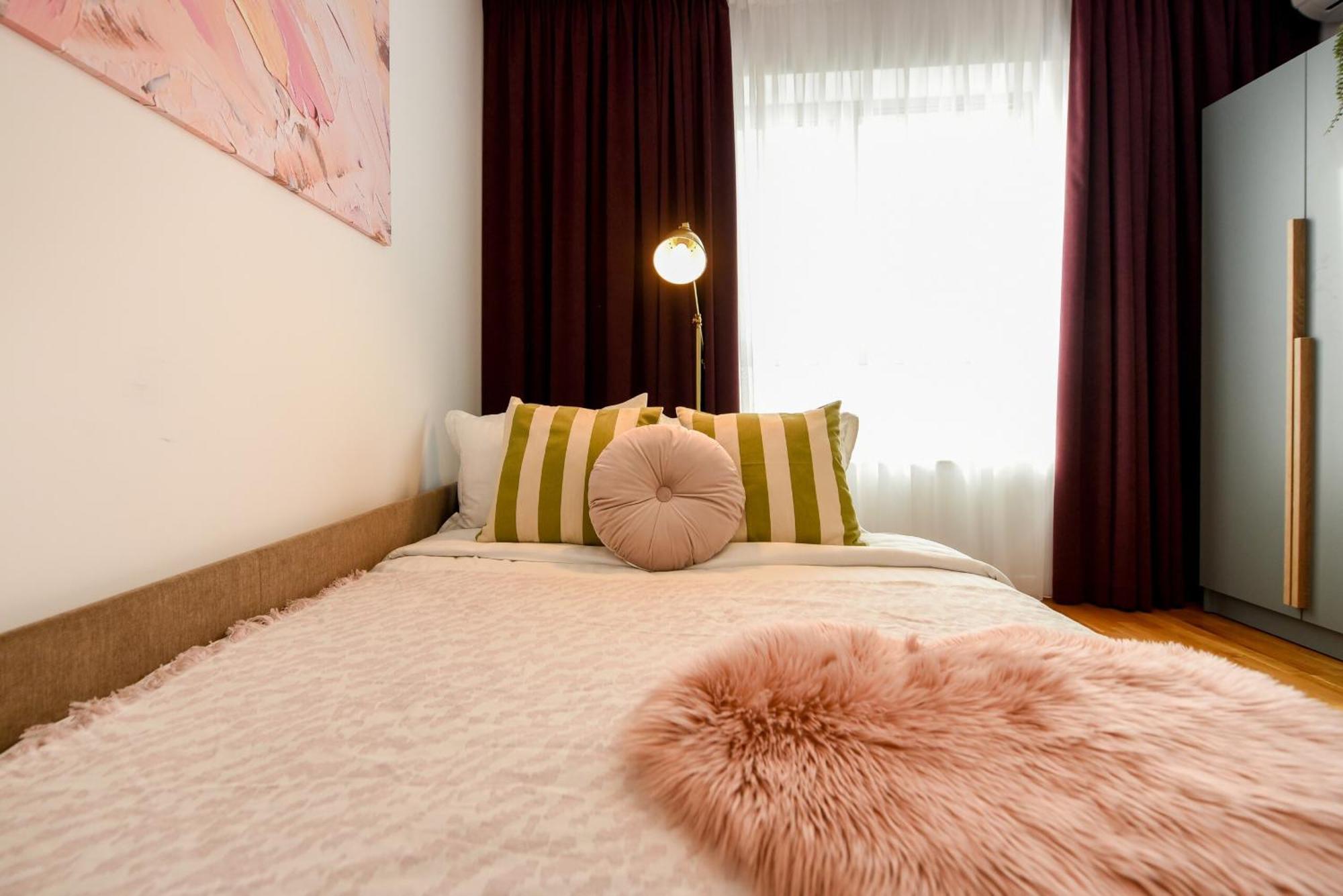 Ultimate Living Experience - Modern & Free Parking Near Romexpo Bucharest