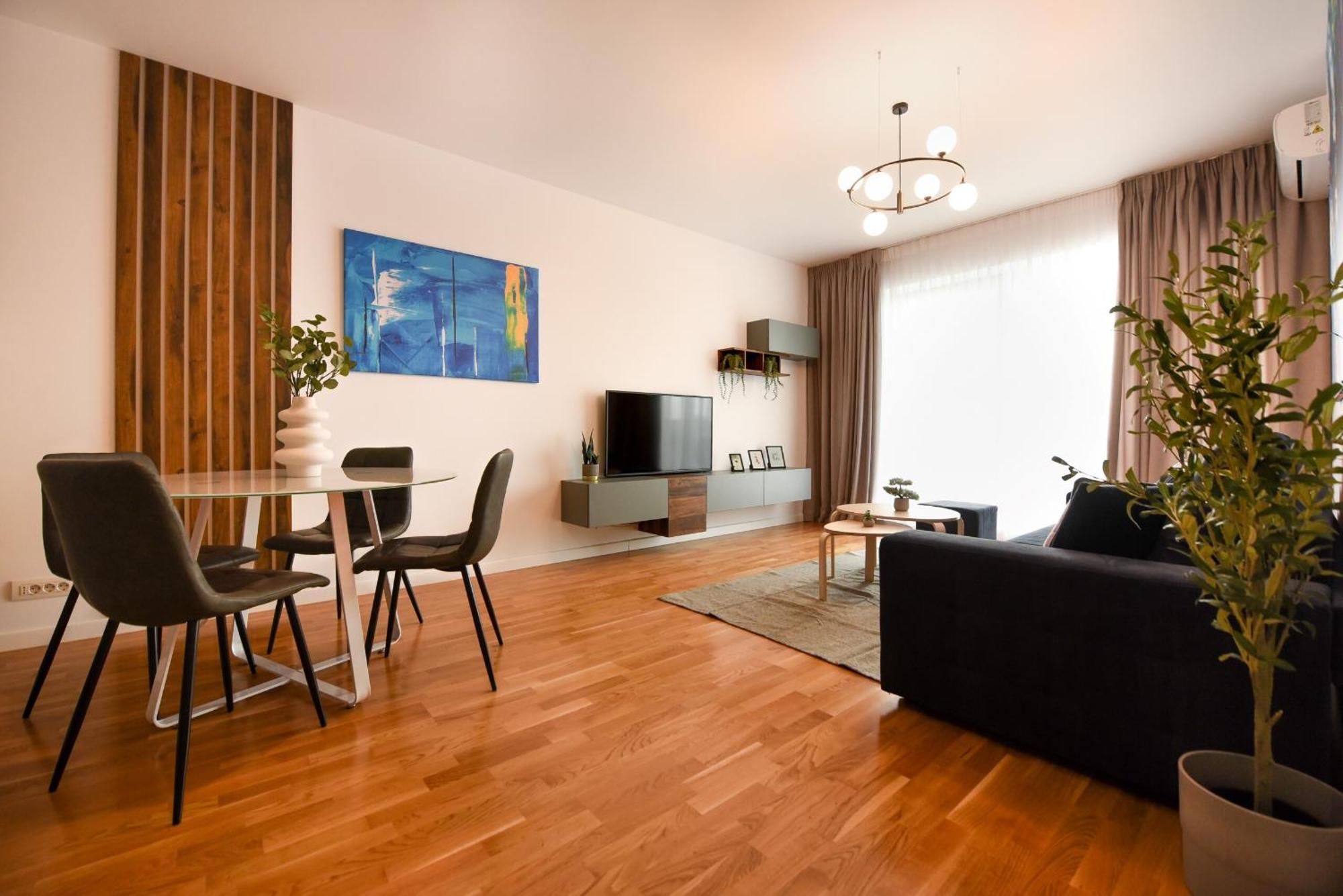 Apartment Ultimate Living Experience - Modern & Free Parking Near Romexpo *