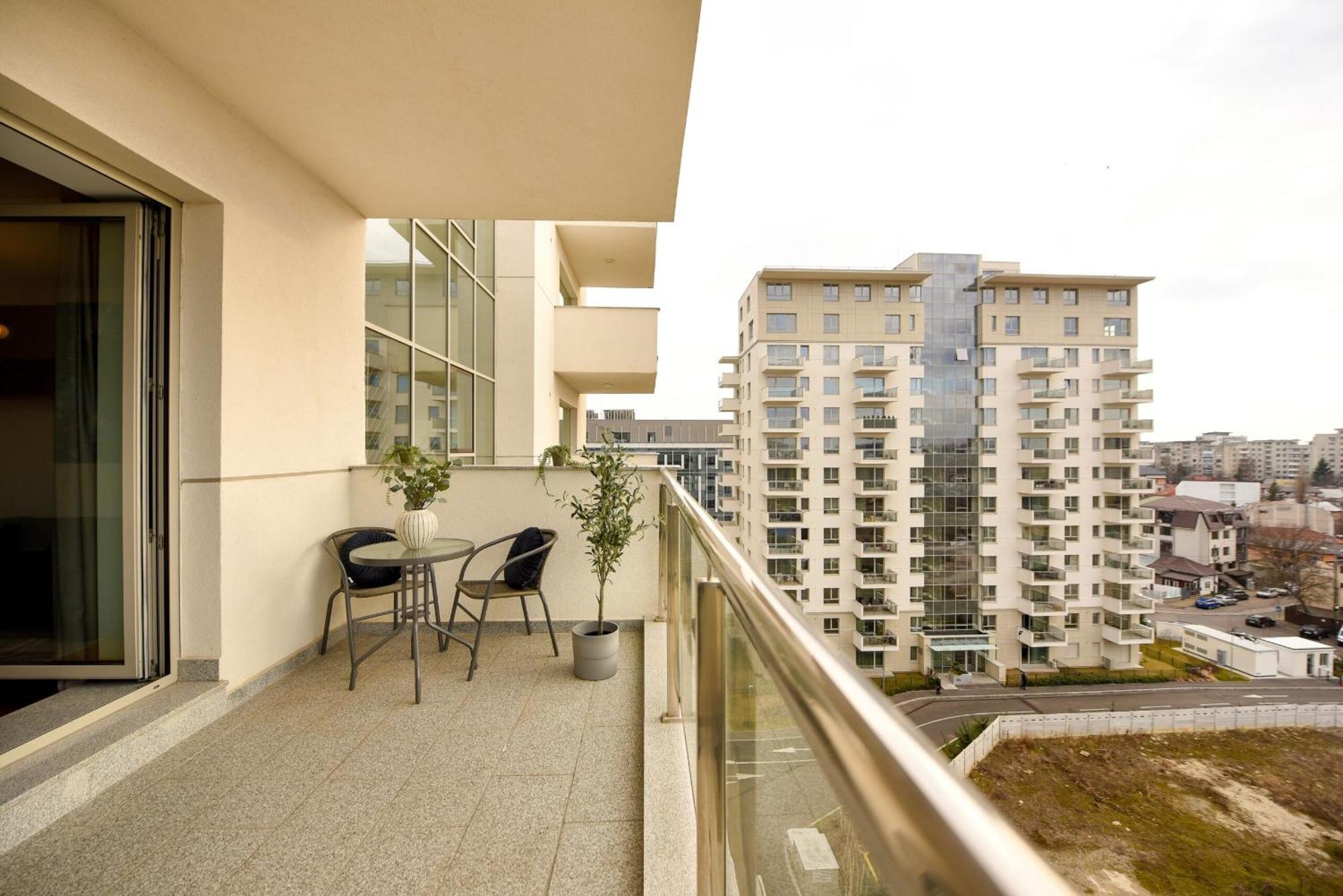 Apartment Ultimate Living Experience - Modern & Free Parking Near Romexpo Bucharest