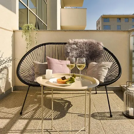 Ultimate Living Experience - Modern Accommodation & Free Parking Near Romexpo Bucharest Exterior photo