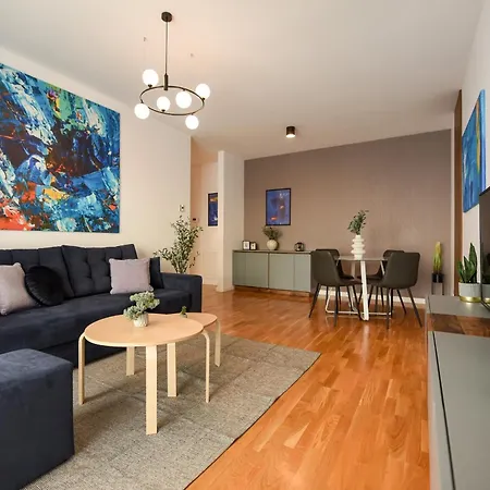 Ultimate Living Experience - Modern Accommodation & Free Parking Near Romexpo Bucharest Room photo