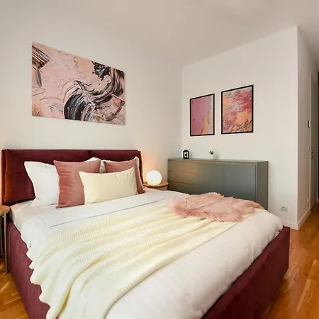 Ultimate Living Experience - Modern Accommodation & Free Parking Near Romexpo Bucharest Exterior photo