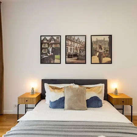 Ultimate Living Experience - Modern Accommodation & Free Parking Near Romexpo Bucharest Room photo