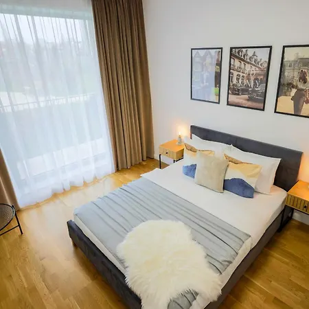 Ultimate Living Experience - Modern Accommodation & Free Parking Near Romexpo Bucharest Room photo