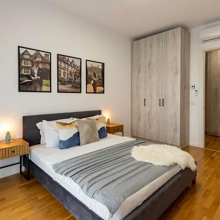 Ultimate Living Experience - Modern Accommodation & Free Parking Near Romexpo Bucharest Room photo