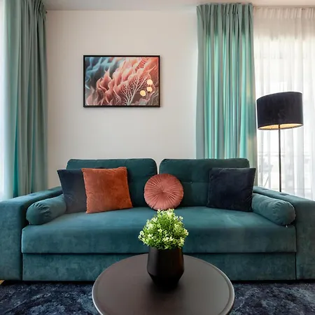 Ultimate Living Experience - Modern Accommodation & Free Parking Near Romexpo Bucharest Room photo