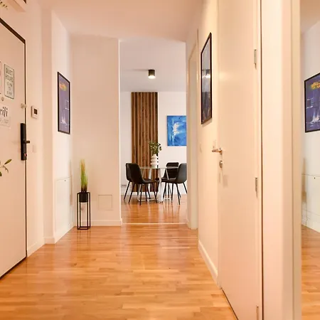 Ultimate Living Experience - Modern Accommodation & Free Parking Near Romexpo Bucharest Room photo