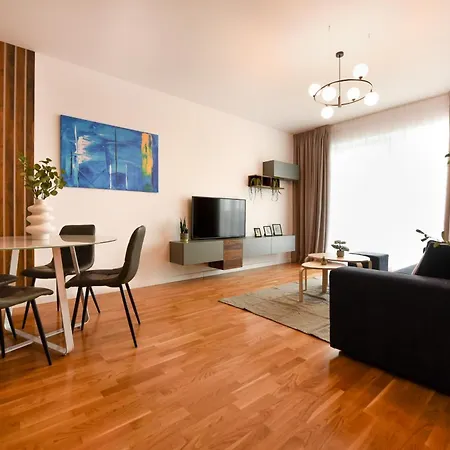 Ultimate Living Experience - Modern Accommodation & Free Parking Near Romexpo Bucharest Room photo