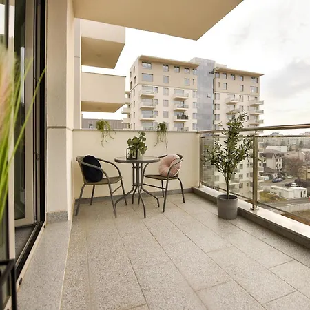 Ultimate Living Experience - Modern Accommodation & Free Parking Near Romexpo Bucharest Room photo