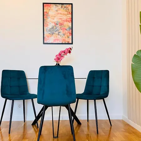 Ultimate Living Experience - Modern Accommodation & Free Parking Near Romexpo Bucharest Room photo